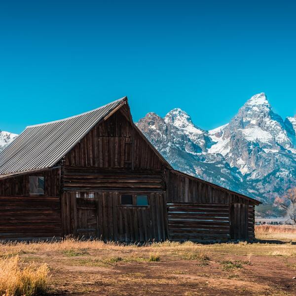 How To Decorate Your Mountain Cabin With These 6 Tips