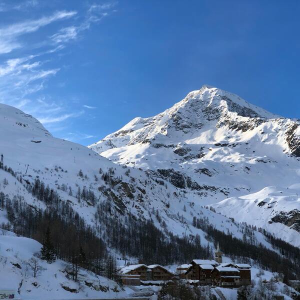 Top 5 Ski Resorts In France You Can't Miss 