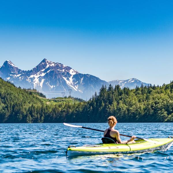 9 Important Tips for Winter Kayaking