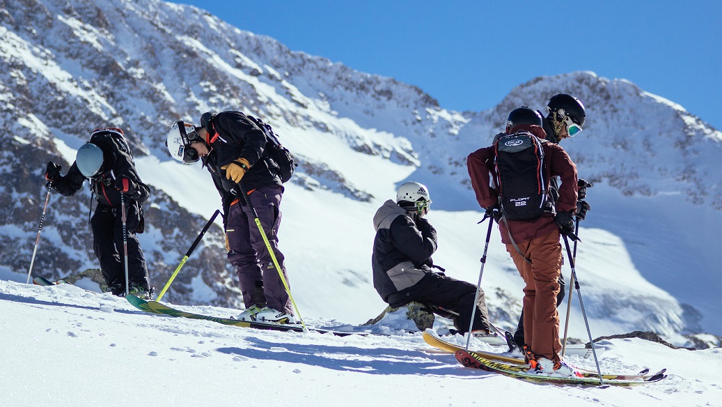Group skiing