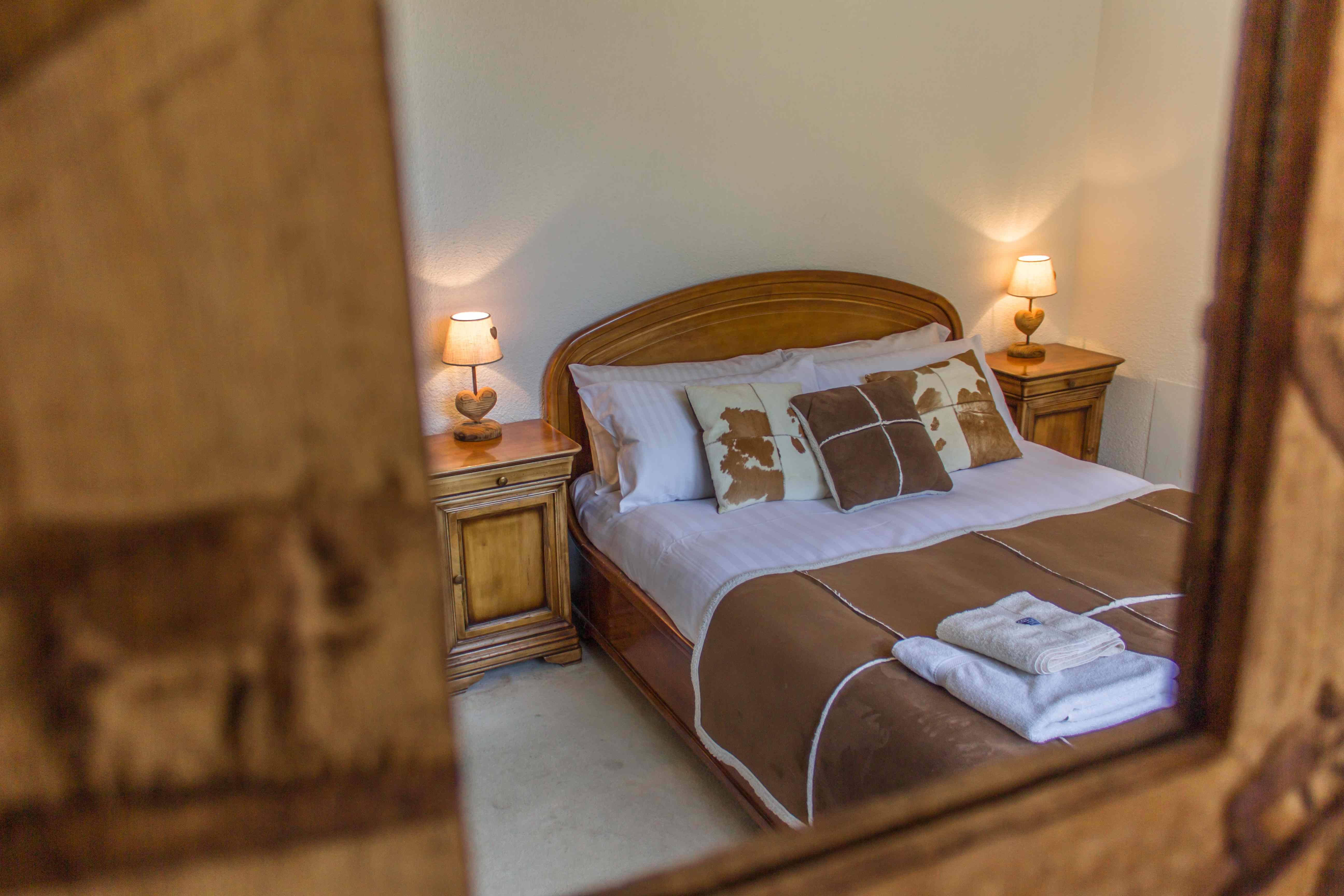 Lucette Bedroom 2  7 