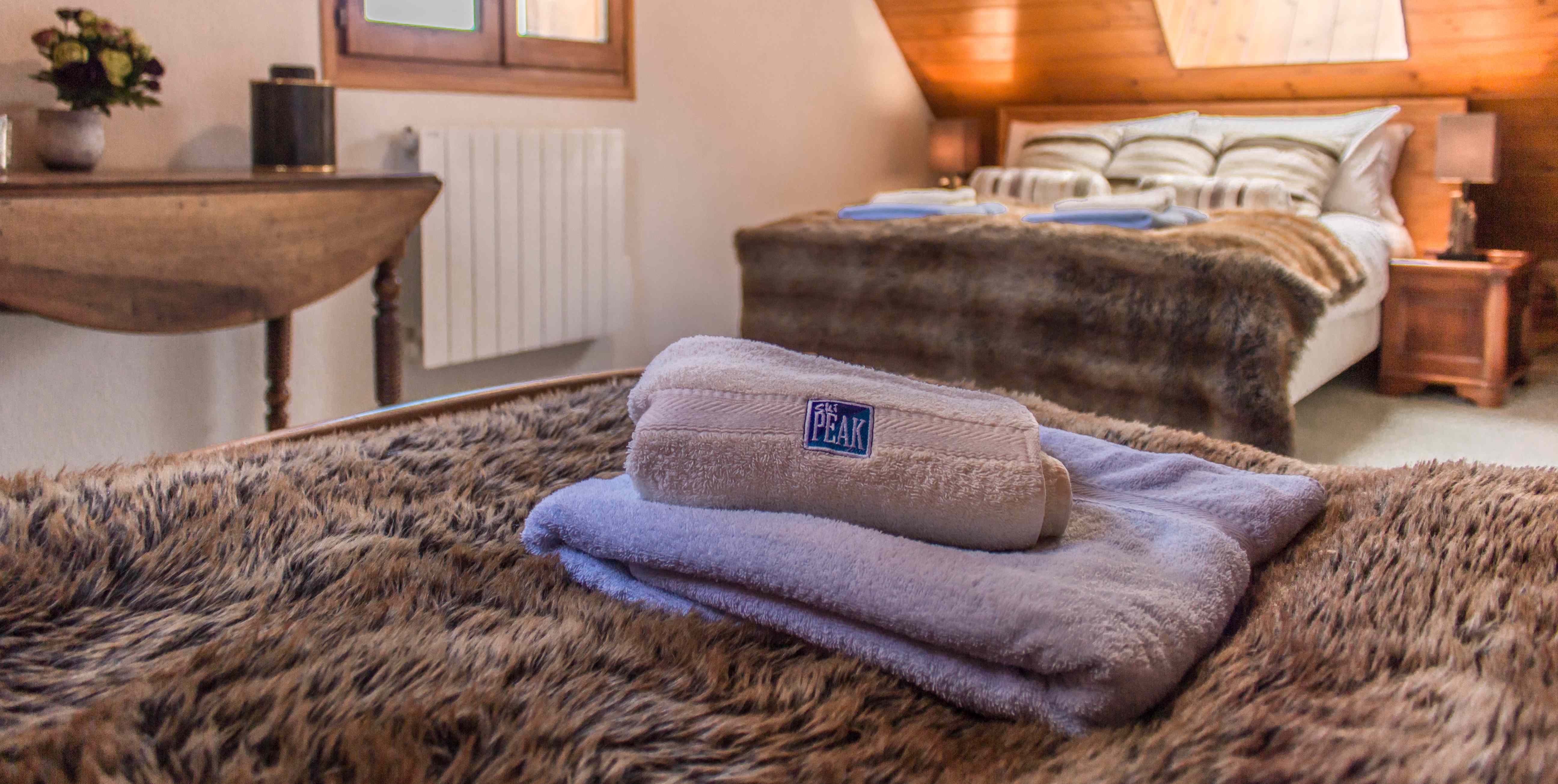 Lucette Bedroom 4 15