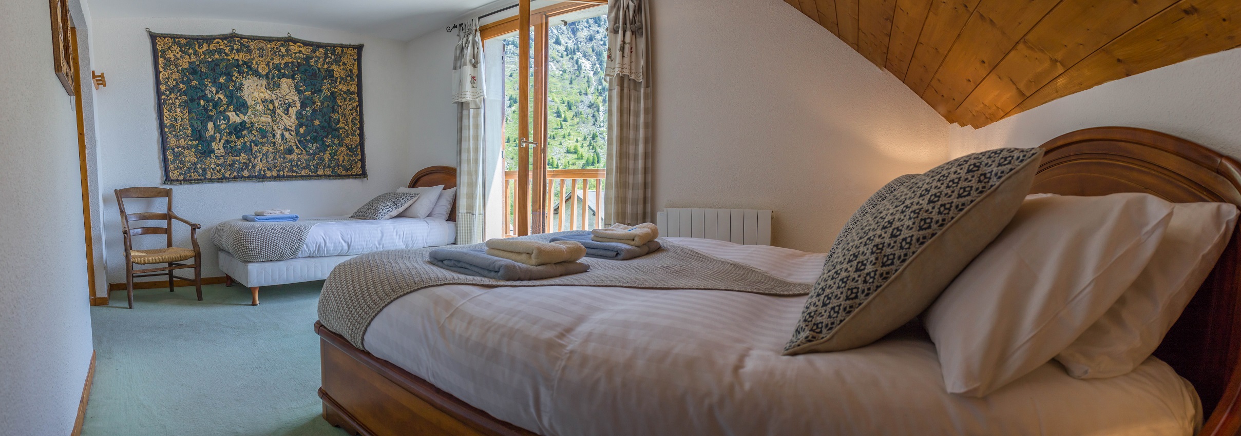 Lucette Bedroom 3  7 
