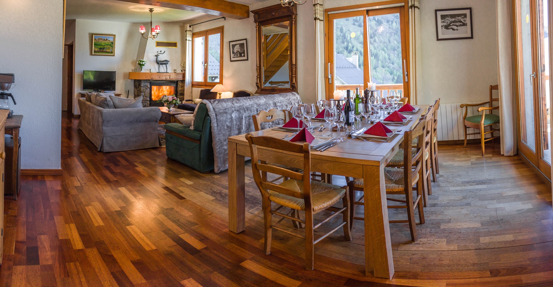Lucette Dining  12 