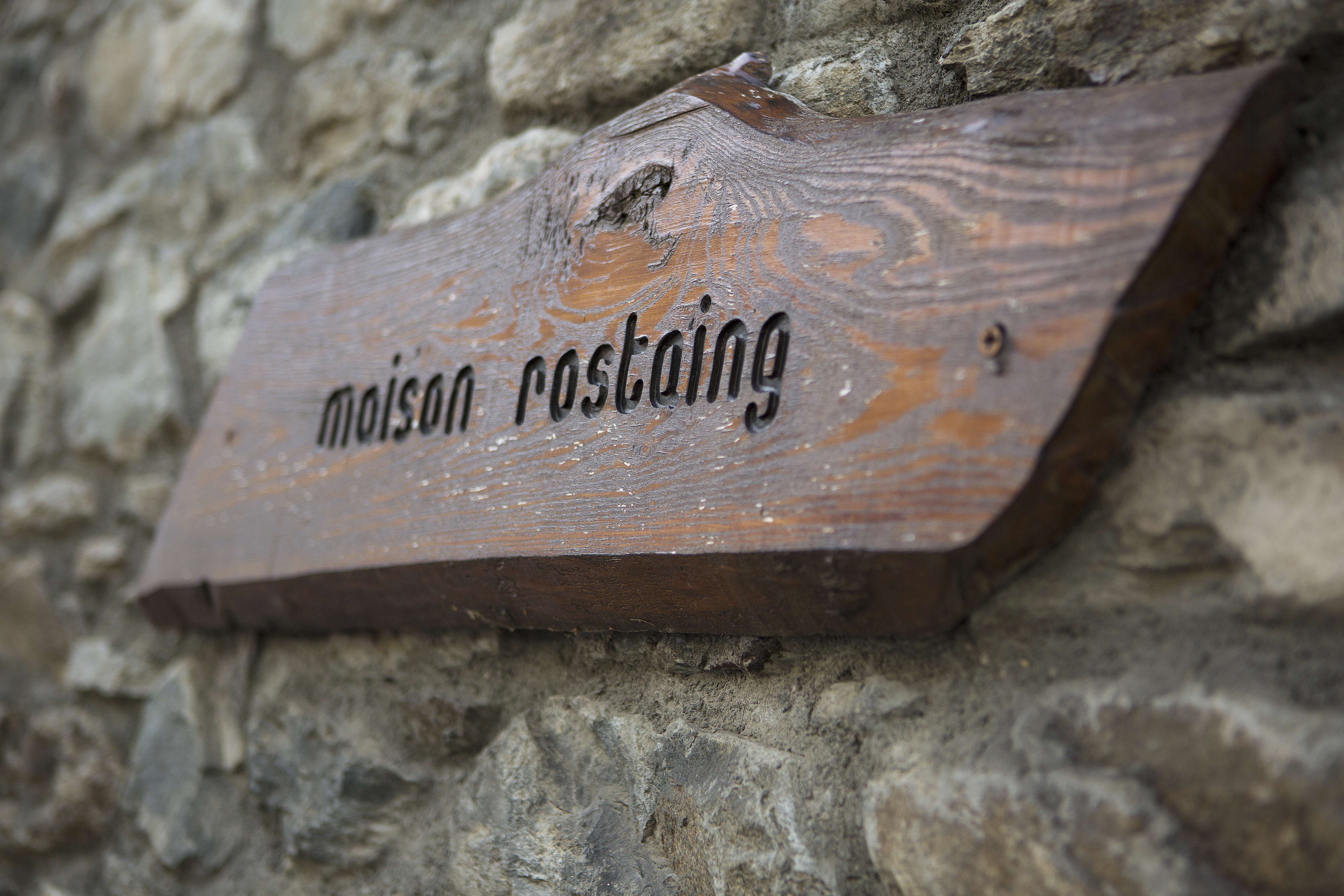 Maison Rostaing sign