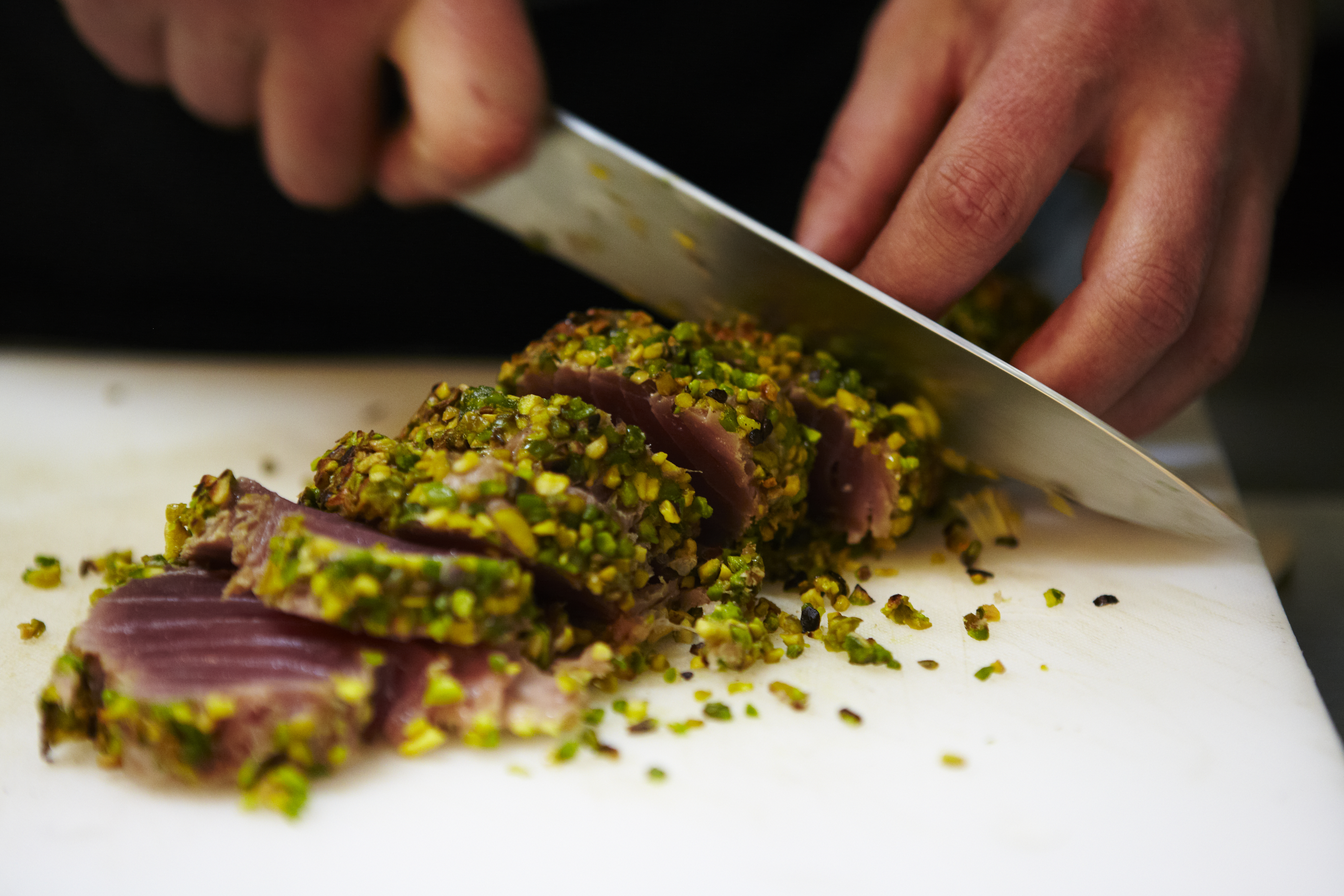 Slicing the tuna 